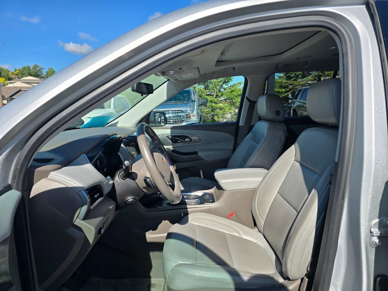 Used 2018 Chevrolet Traverse Premier image 14