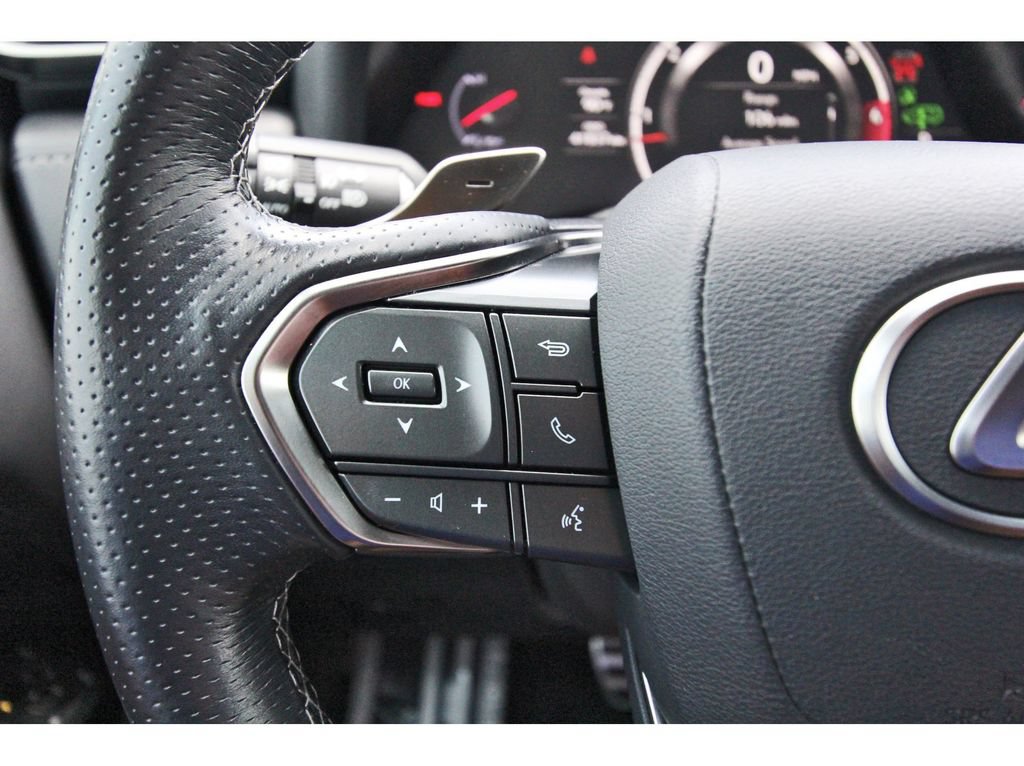 Used 2023 Lexus LX 600 F Sport w/ Accessory Package (Z1) AWD/4WD image 15