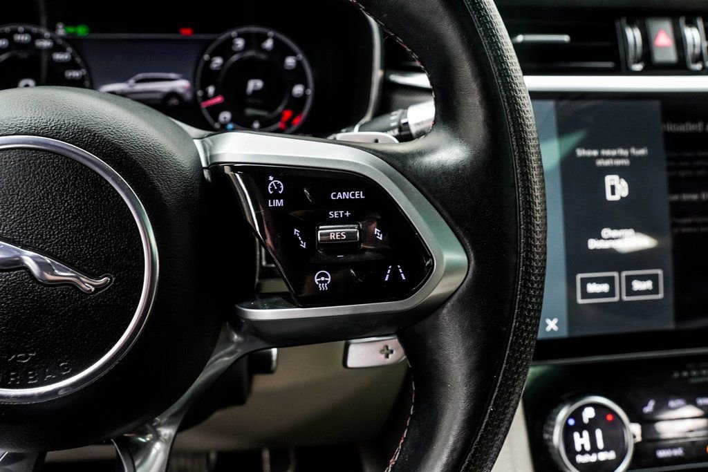 Used 2021 Jaguar F-PACE SVR image 32