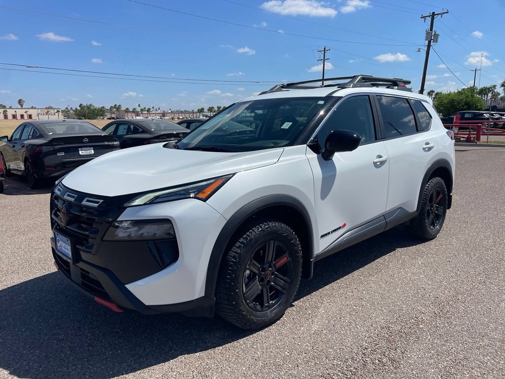 Used 2025 Nissan Rogue SV AWD/4WD image 3