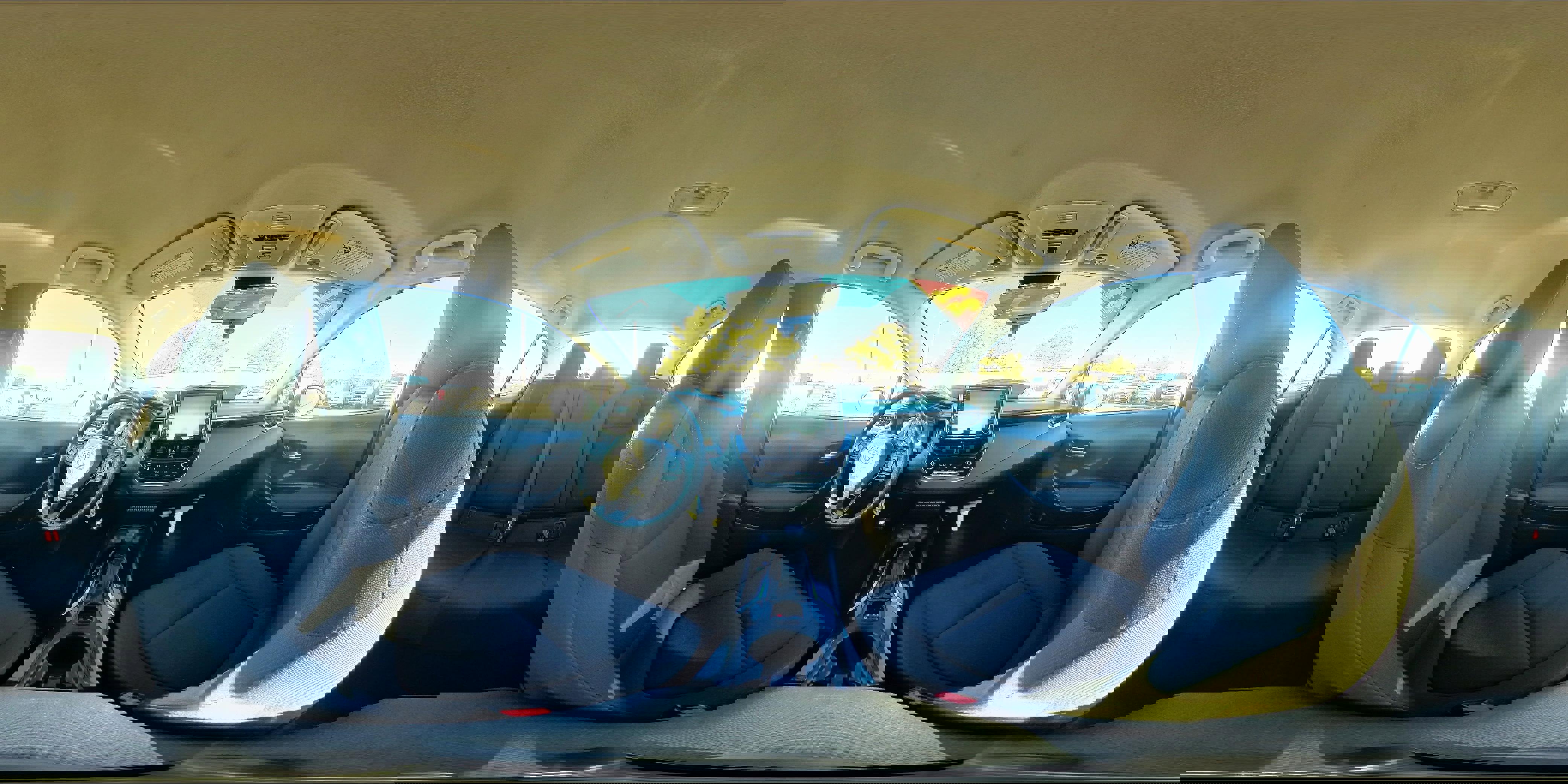 Used 2021 Toyota Corolla LE w/ Carpet Mat Package (TMS) image 32