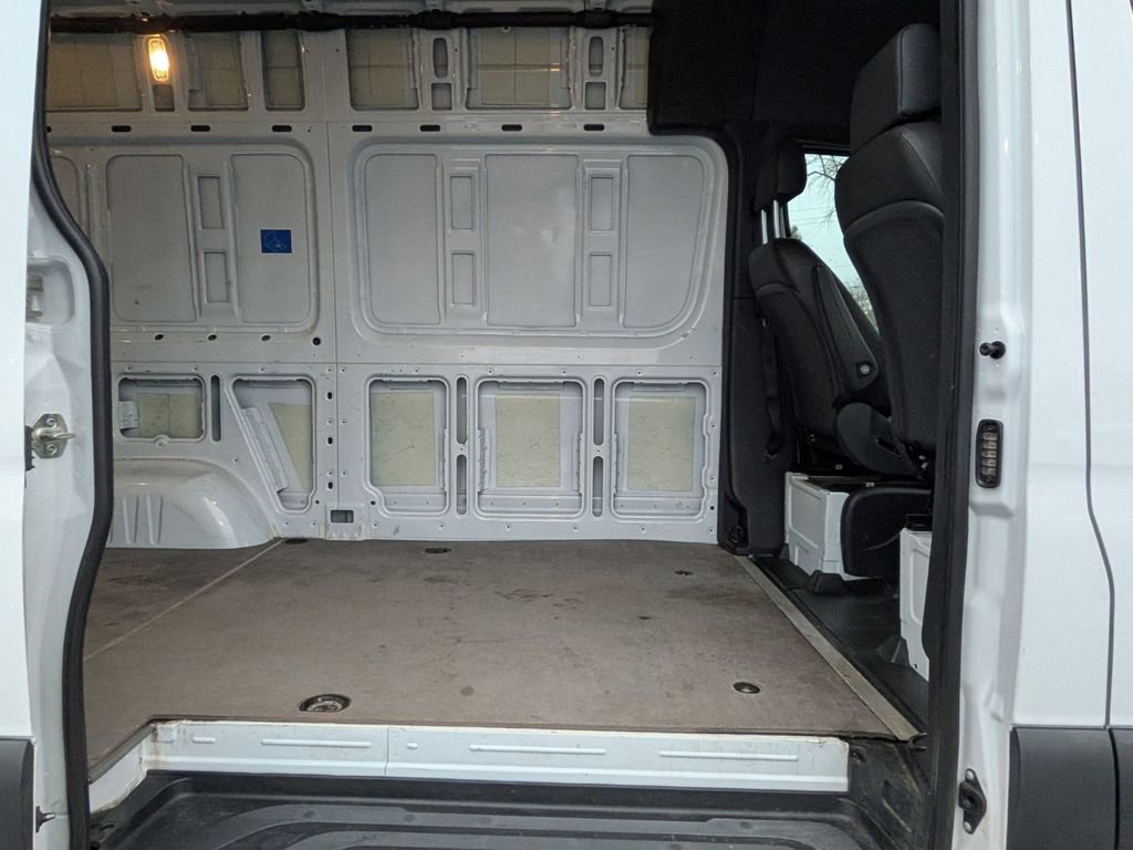 Used 2025 Mercedes-Benz Sprinter 2500 image 18