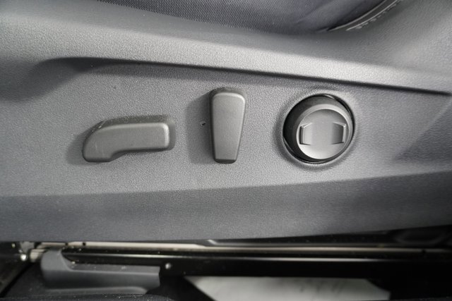 Used 2025 Subaru Outback Premium image 11