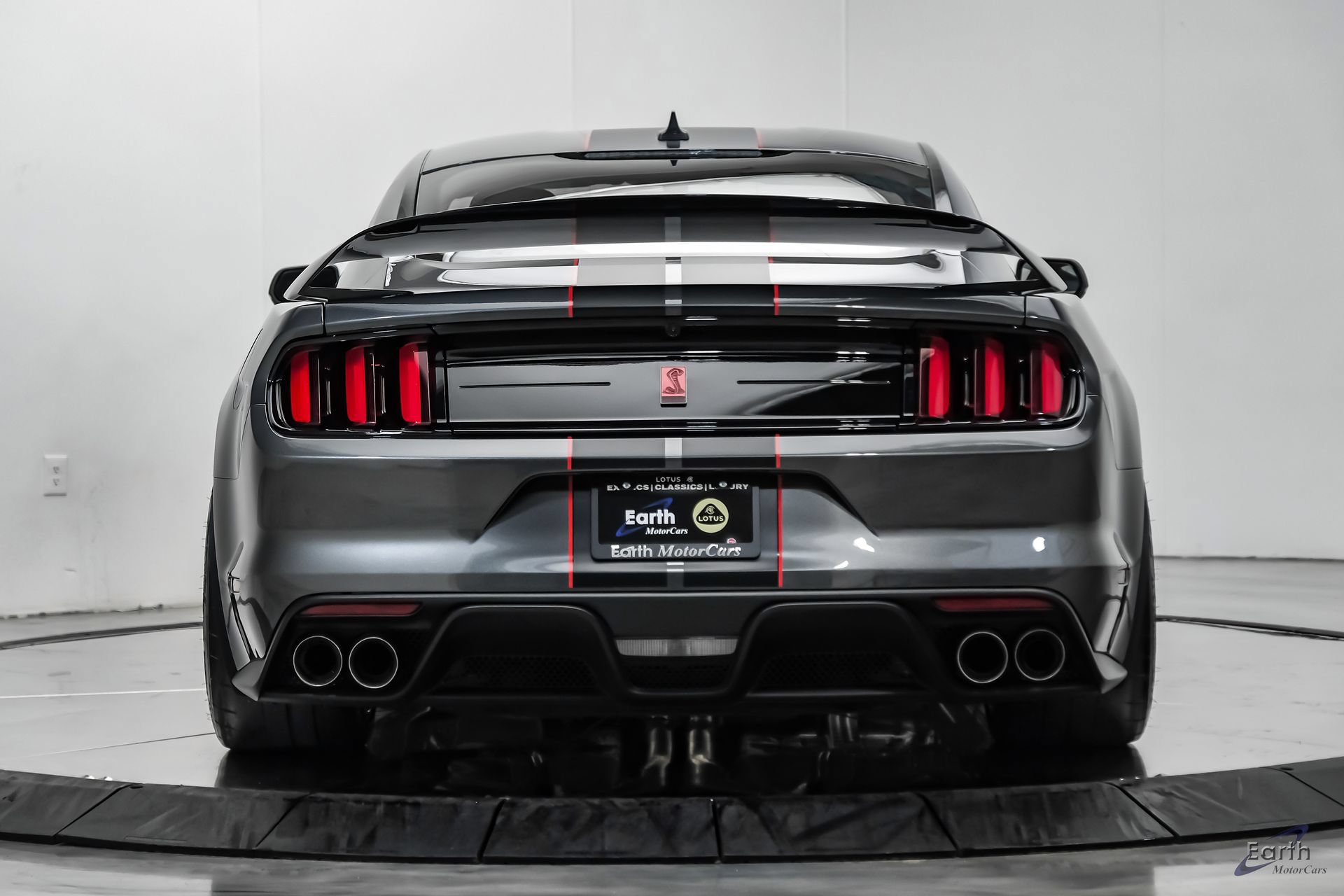 Used 2020 Ford Mustang Shelby GT350R w/ GT350R Equipment Group 920A RWD image 12