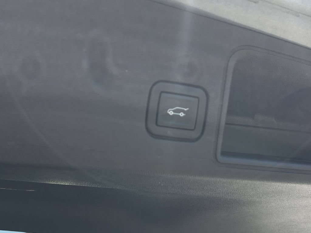 Certified 2024 GMC Terrain SLT FWD image 38
