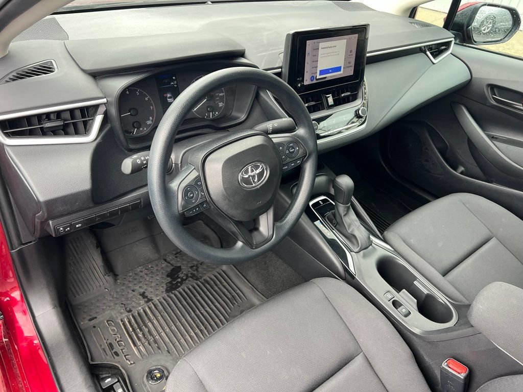 Used 2025 Toyota Corolla LE FWD image 12