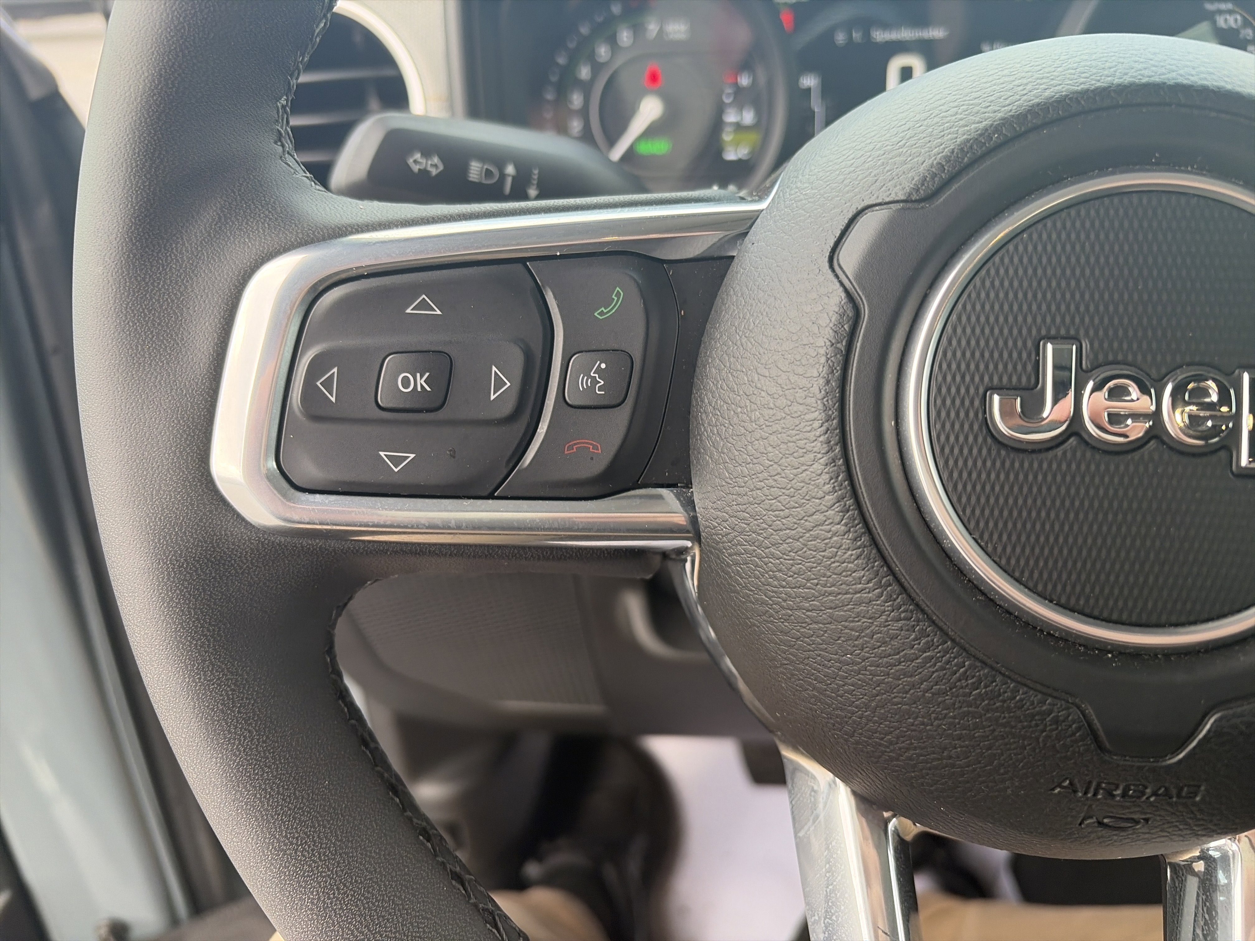 Used 2025 Jeep Wrangler Sahara image 18
