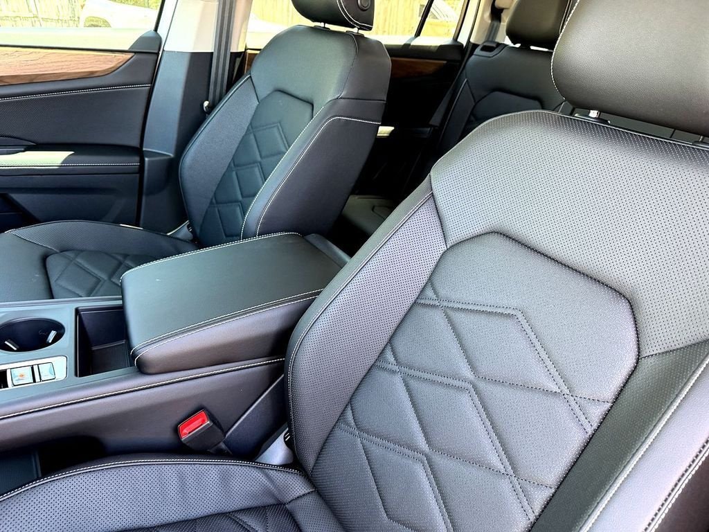 New 2026 Volkswagen Atlas SE FWD image 11