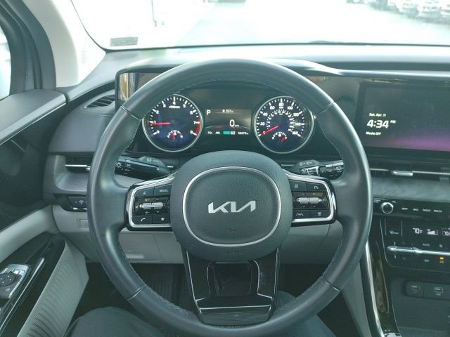 Used 2024 Kia Carnival EX image 26