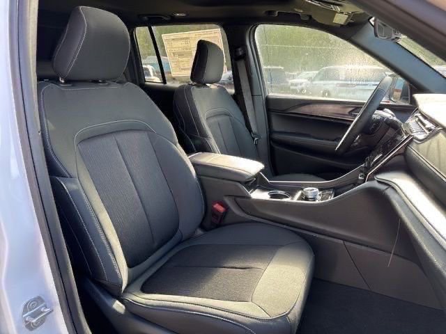 New 2025 Jeep Grand Cherokee Laredo X image 25