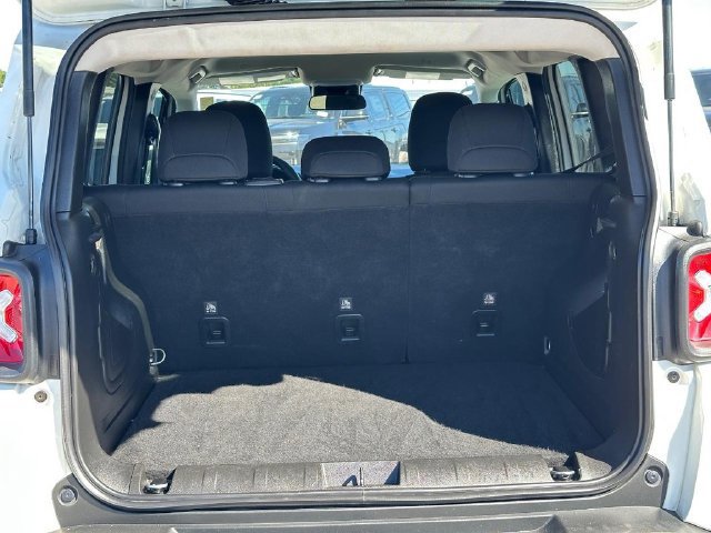 Used 2022 Jeep Renegade Sport w/ Sport Appearance Group AWD/4WD image 7