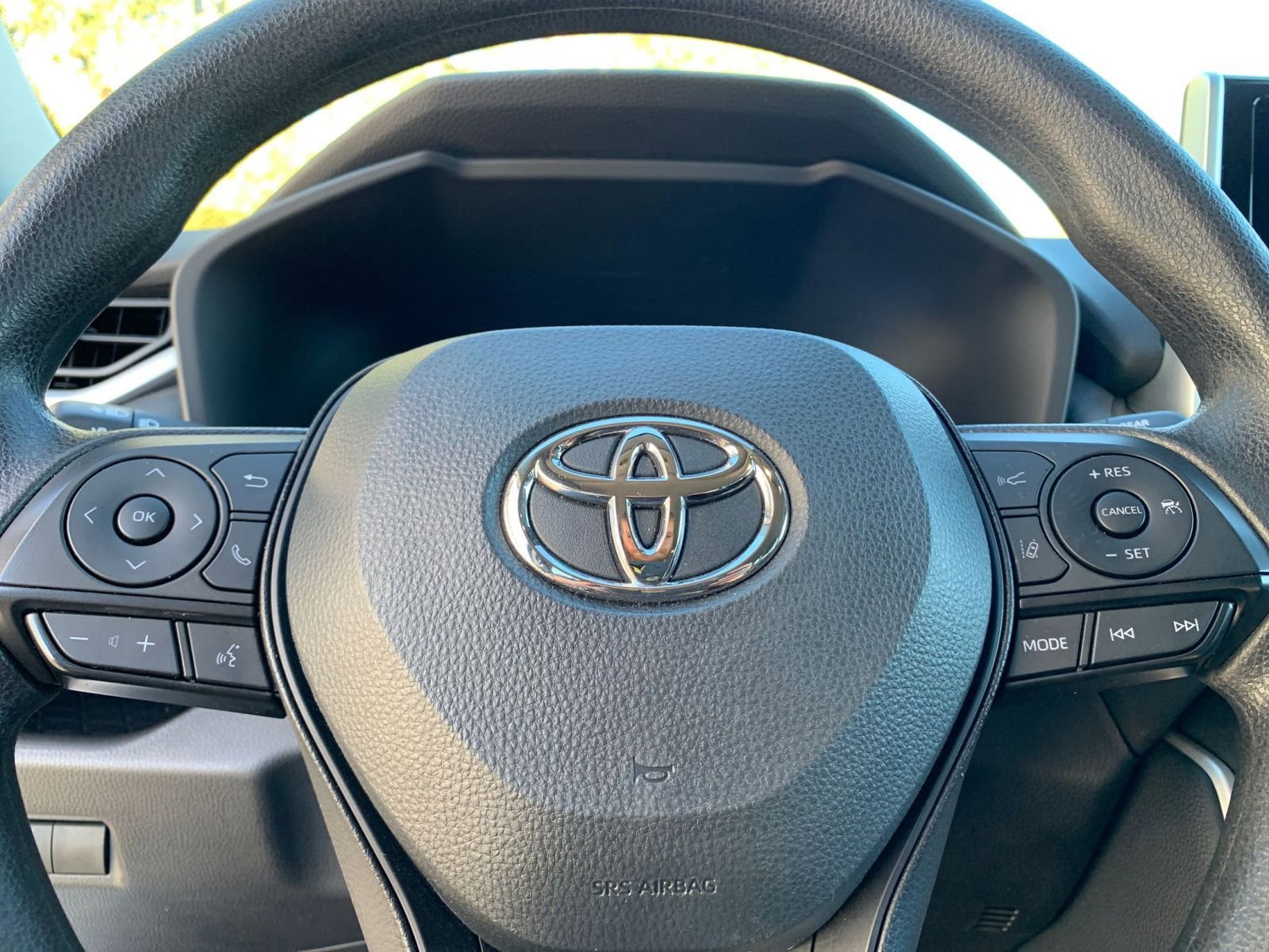 Used 2025 Toyota RAV4 LE image 27