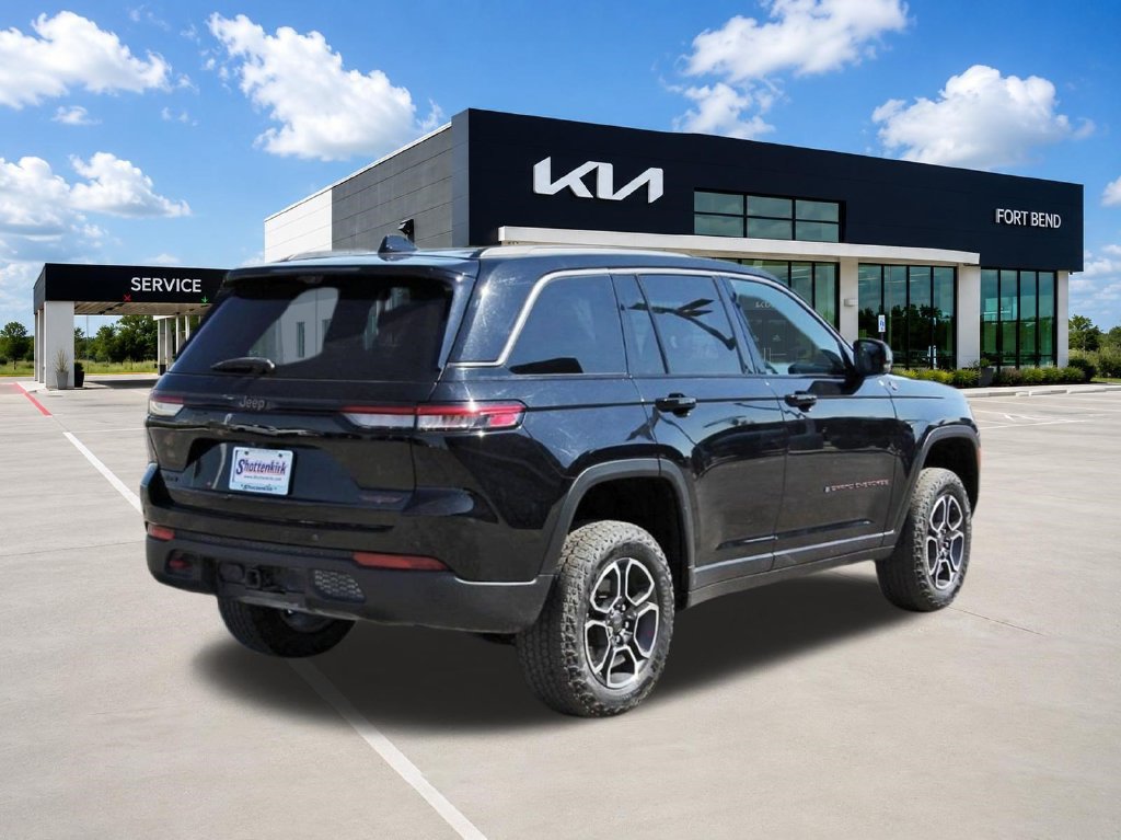 Used 2022 Jeep Grand Cherokee Trailhawk w/ ADV Protech Group II AWD/4WD image 5
