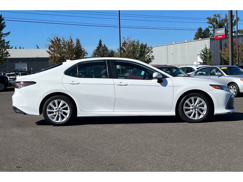 Used 2024 Toyota Camry LE image 3