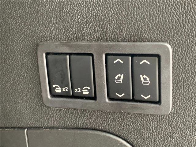 Used 2017 Cadillac Escalade Premium Luxury image 7