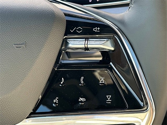 Used 2026 Cadillac Vistiq Sport image 6