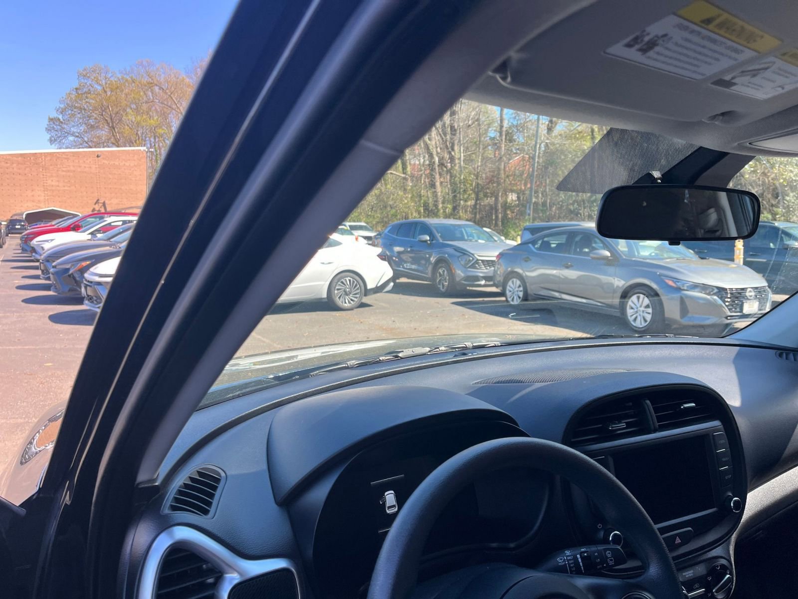 Used 2025 Kia Soul LX w/ LX Technology Package image 32