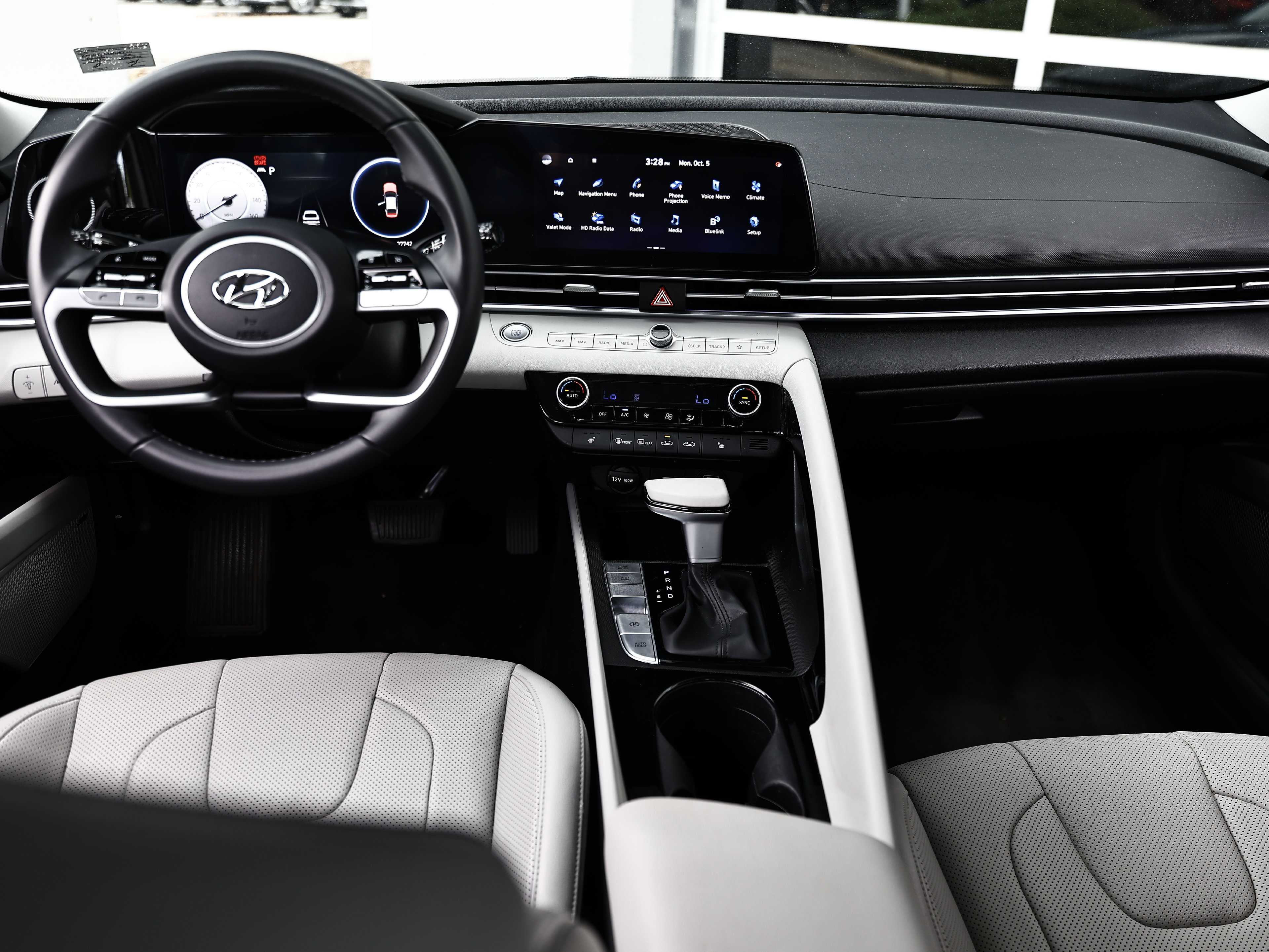 Used 2023 Hyundai Elantra Limited FWD image 28