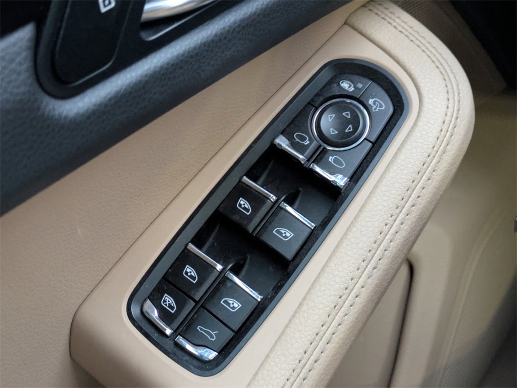 Used 2019 Porsche Macan Base w/ Premium Package Plus image 22