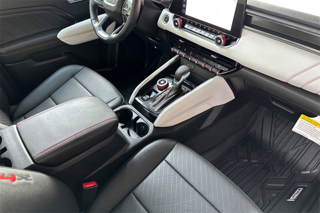 Used 2024 GMC Canyon AT4X image 16