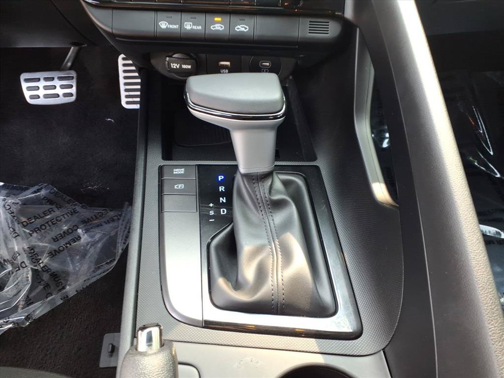 Used 2026 Hyundai Elantra Sport FWD image 13