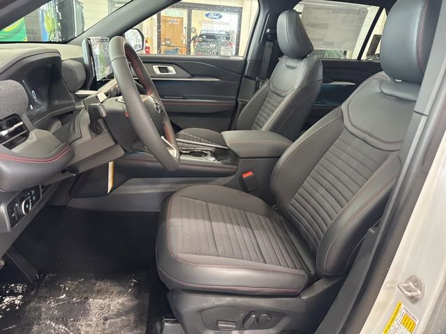 New 2026 Ford Explorer ST-Line w/ ST-Line Street Pack image 9