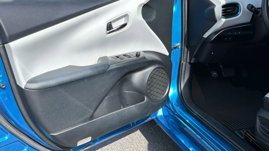 Used 2022 Toyota Prius XLE w/ Advanced Technology Package FWD image 23