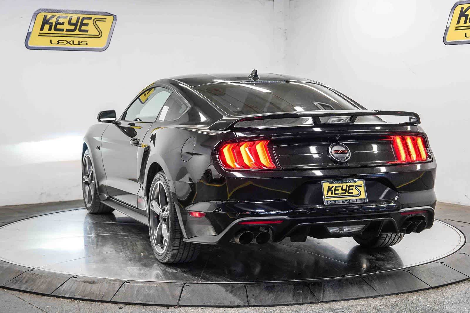 Used 2022 Ford Mustang GT Premium w/ Equipment Group 401A RWD image 2
