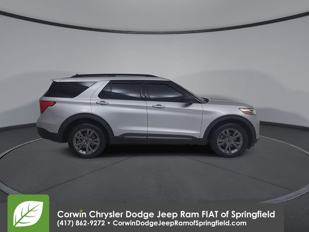 Used 2021 Ford Explorer XLT w/ Equipment Group 202A AWD/4WD image 17
