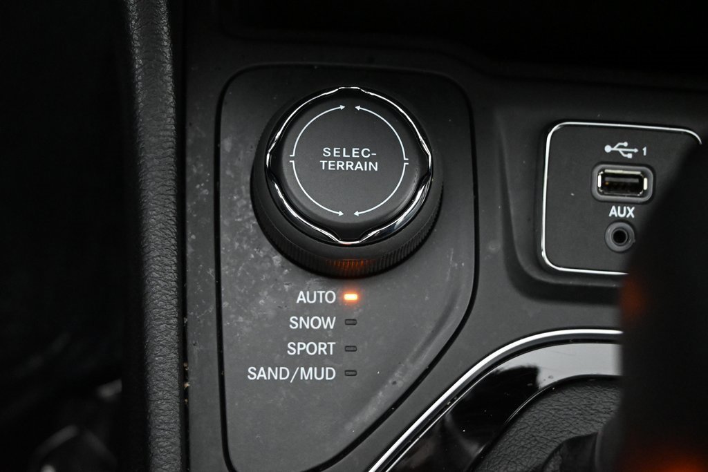 Used 2022 Jeep Cherokee Limited image 33