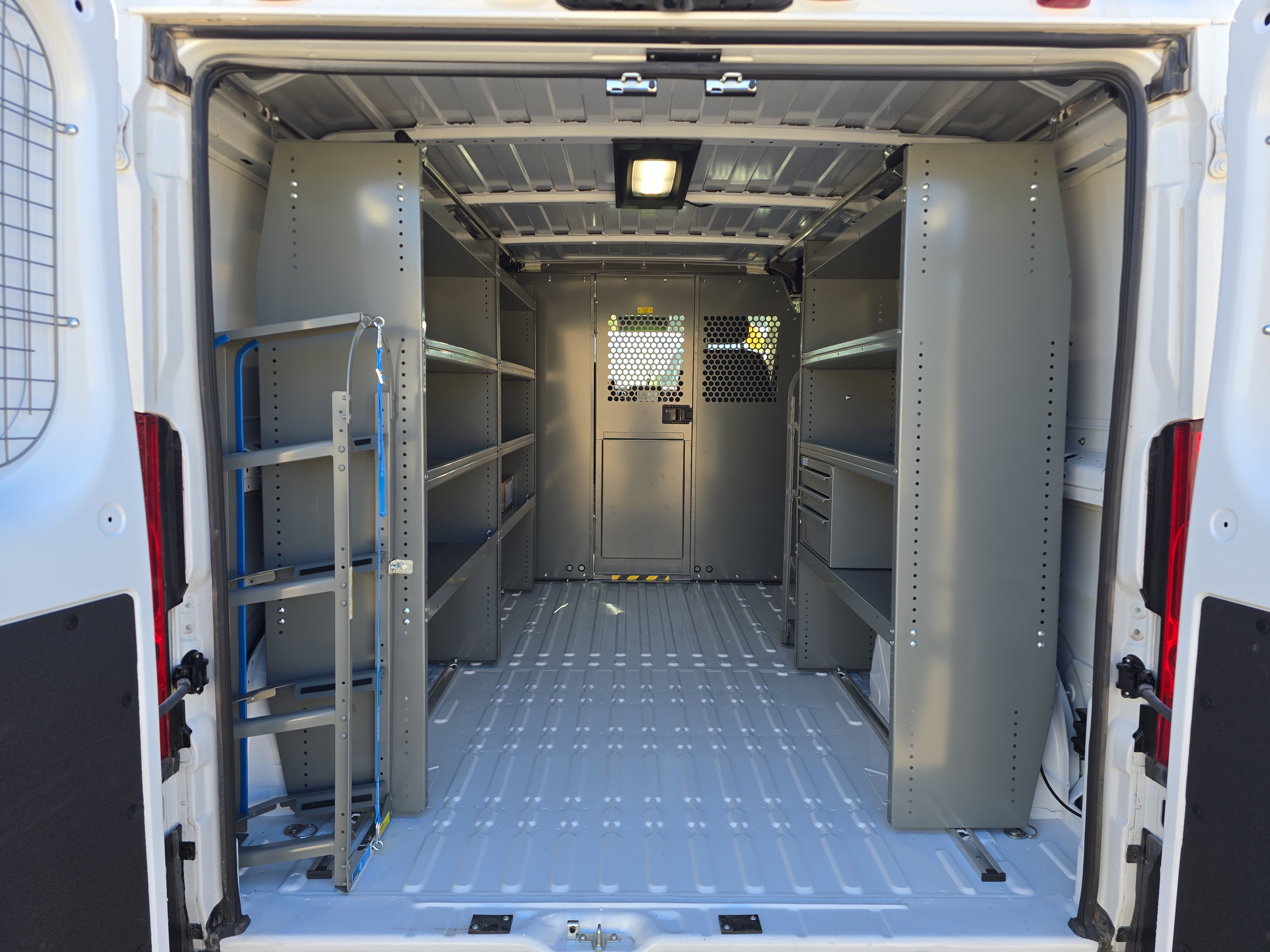 Used 2025 RAM ProMaster 2500 w/ Quick Order Package 22G SLT image 7