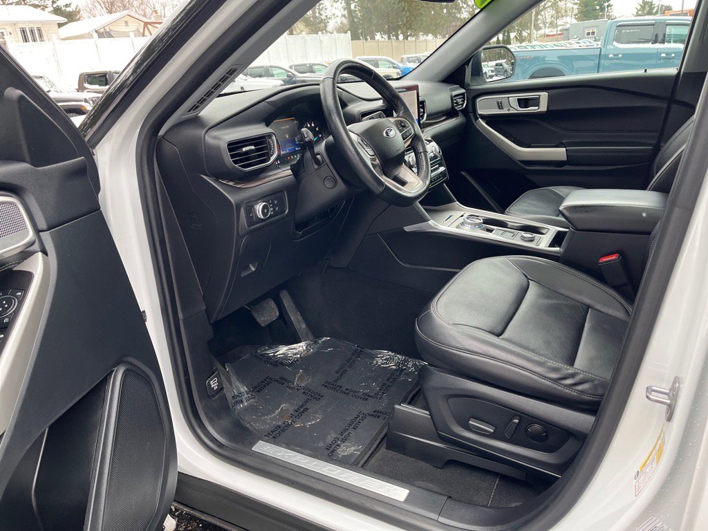 Used 2022 Ford Explorer Limited image 9