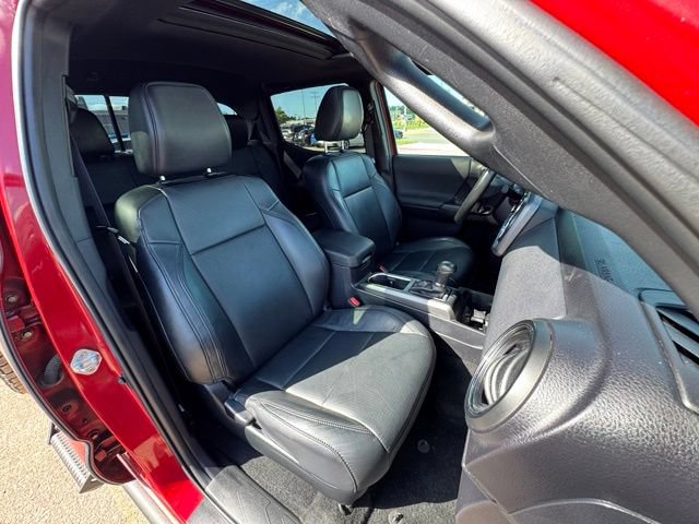 Used 2021 Toyota Tacoma TRD Sport AWD/4WD image 11