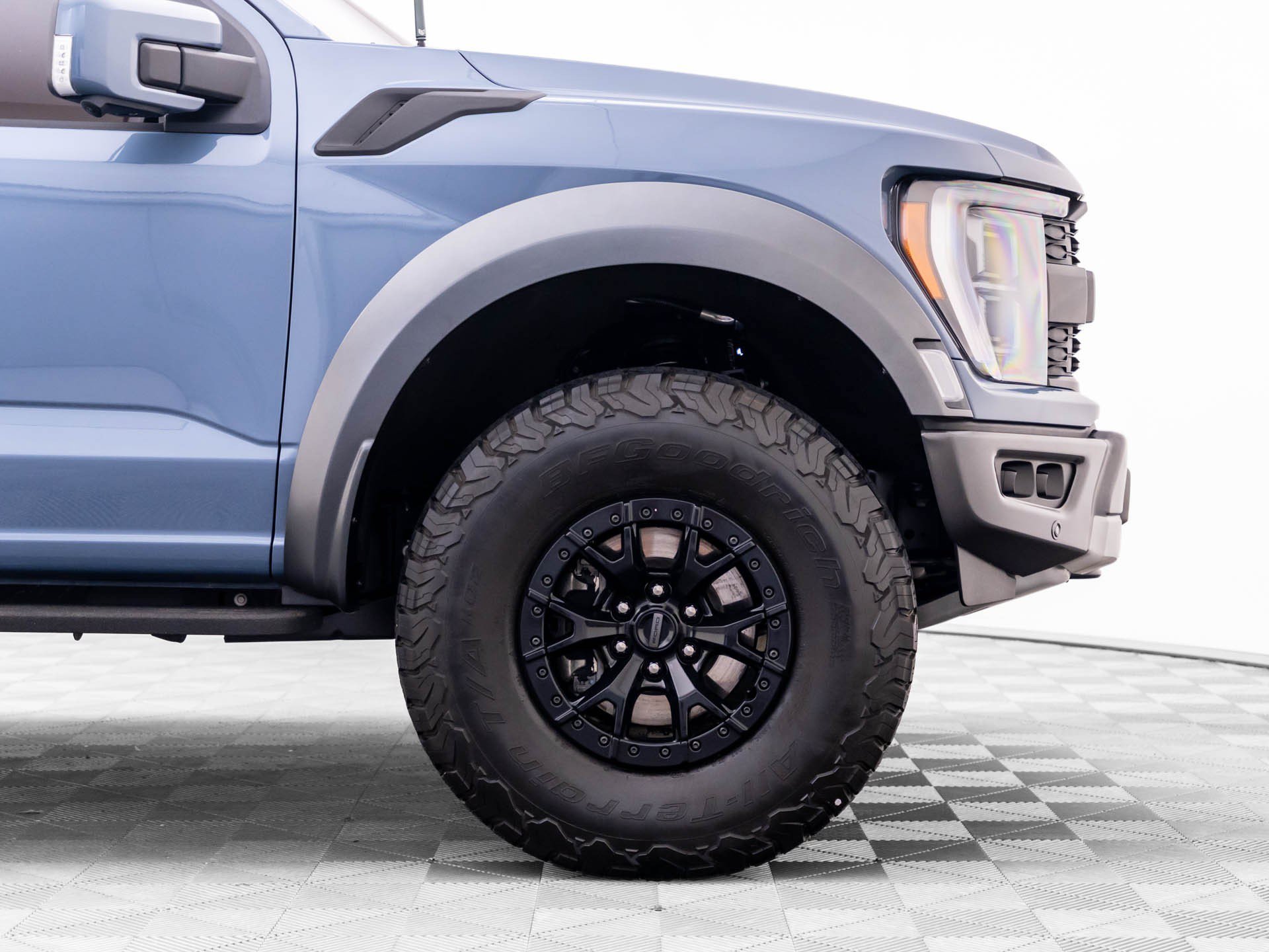 Used 2023 Ford F150 Raptor w/ Raptor 37 Performance Package AWD/4WD image 36