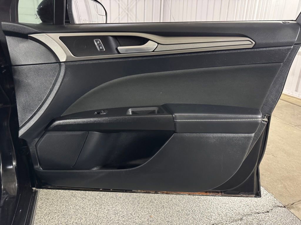 Used 2018 Ford Fusion SE w/ Fusion SE Technology Package FWD image 46