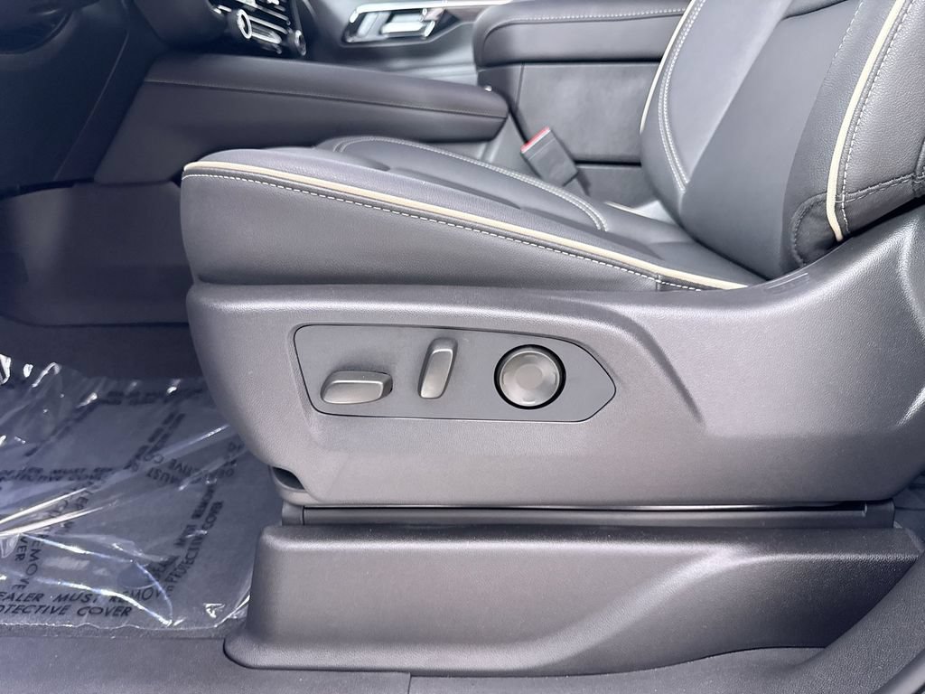 Used 2026 Chevrolet Tahoe Premier RWD image 12