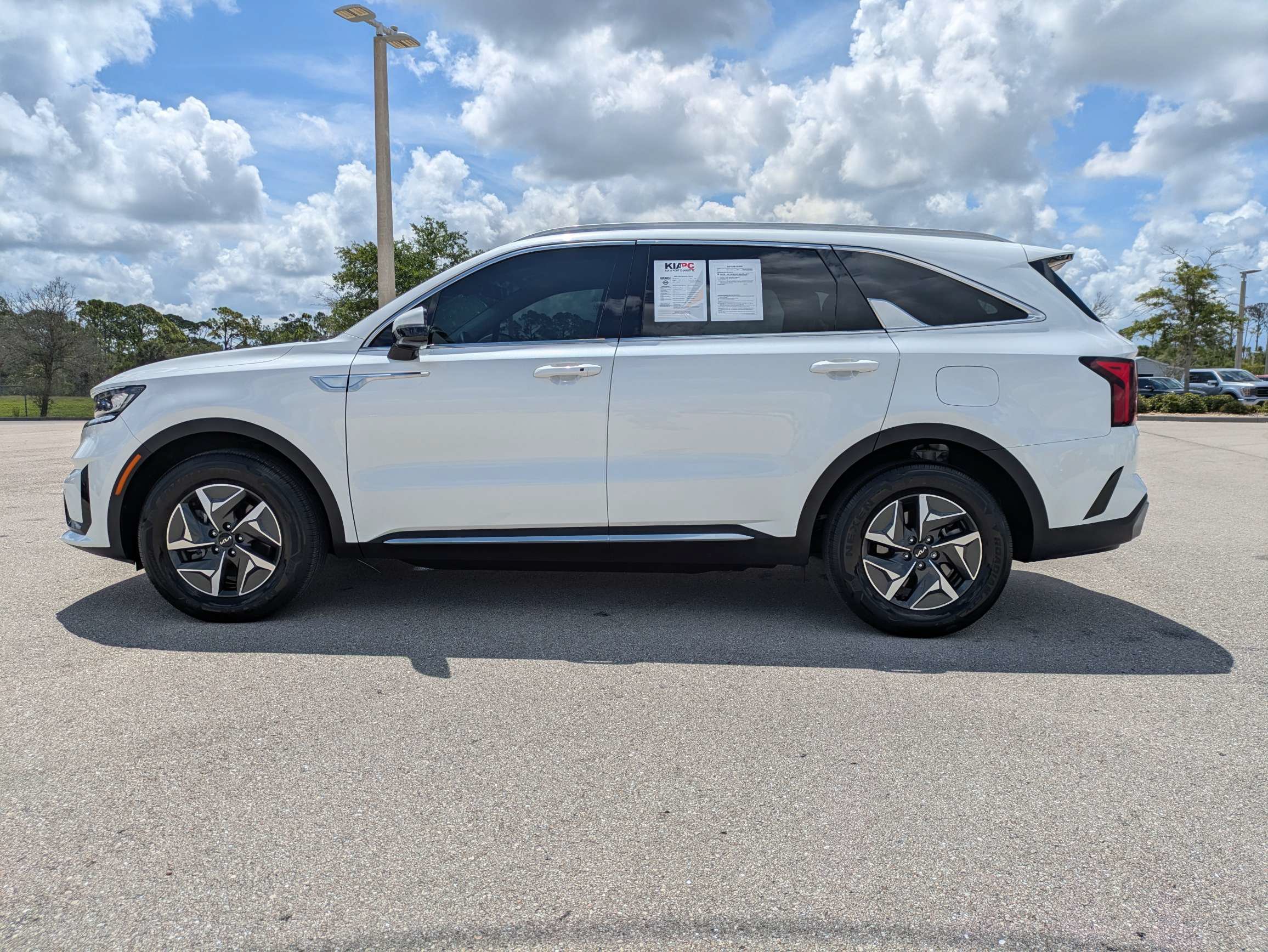 Certified 2023 Kia Sorento EX FWD image 8