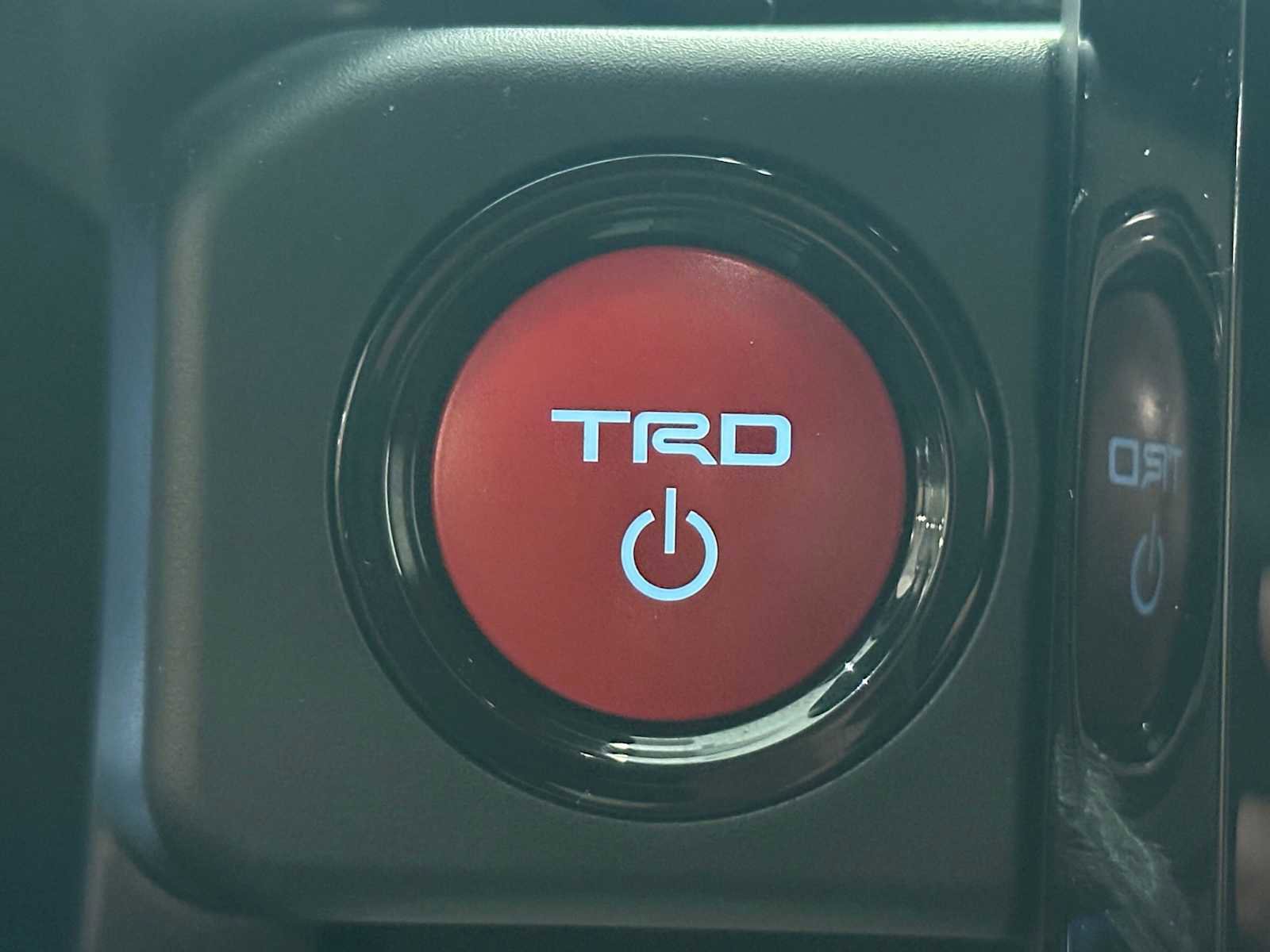 Certified 2024 Toyota Tacoma TRD Off-Road w/ TRD Off Road Upgrade Package AWD/4WD image 19