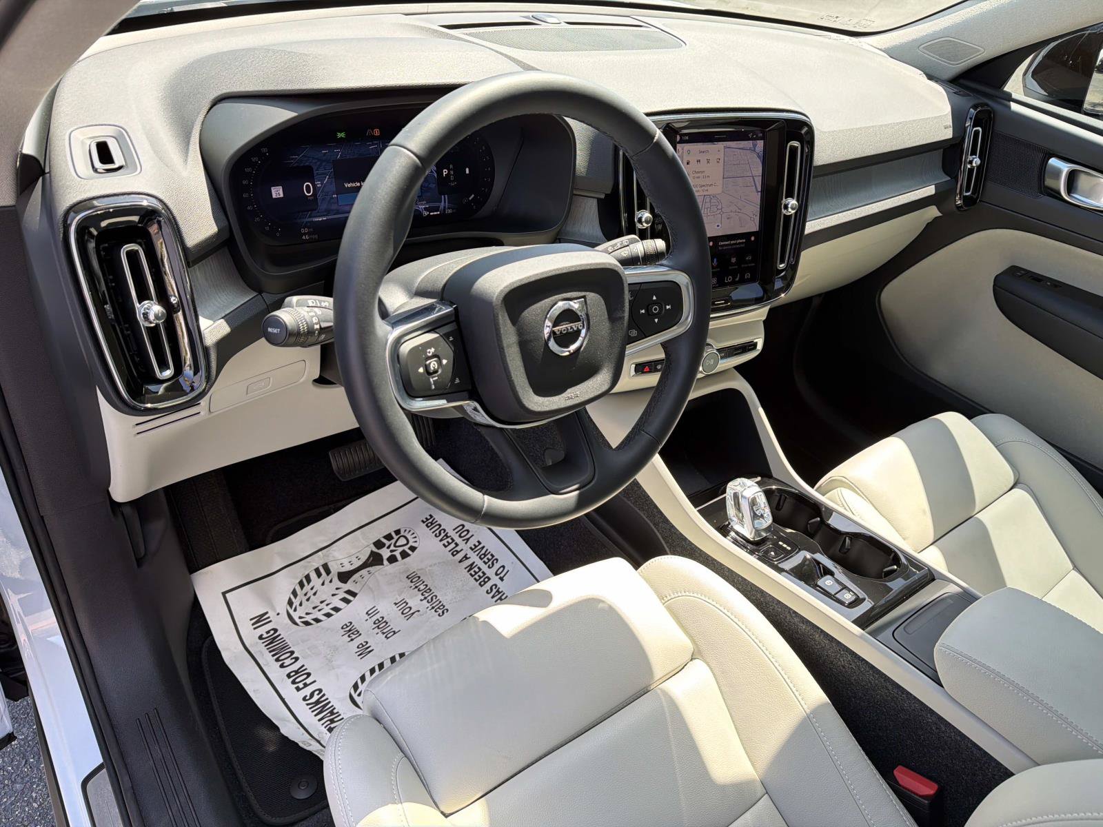 New 2026 Volvo XC40 B5 Plus w/ Protection Package Premier AWD/4WD image 9