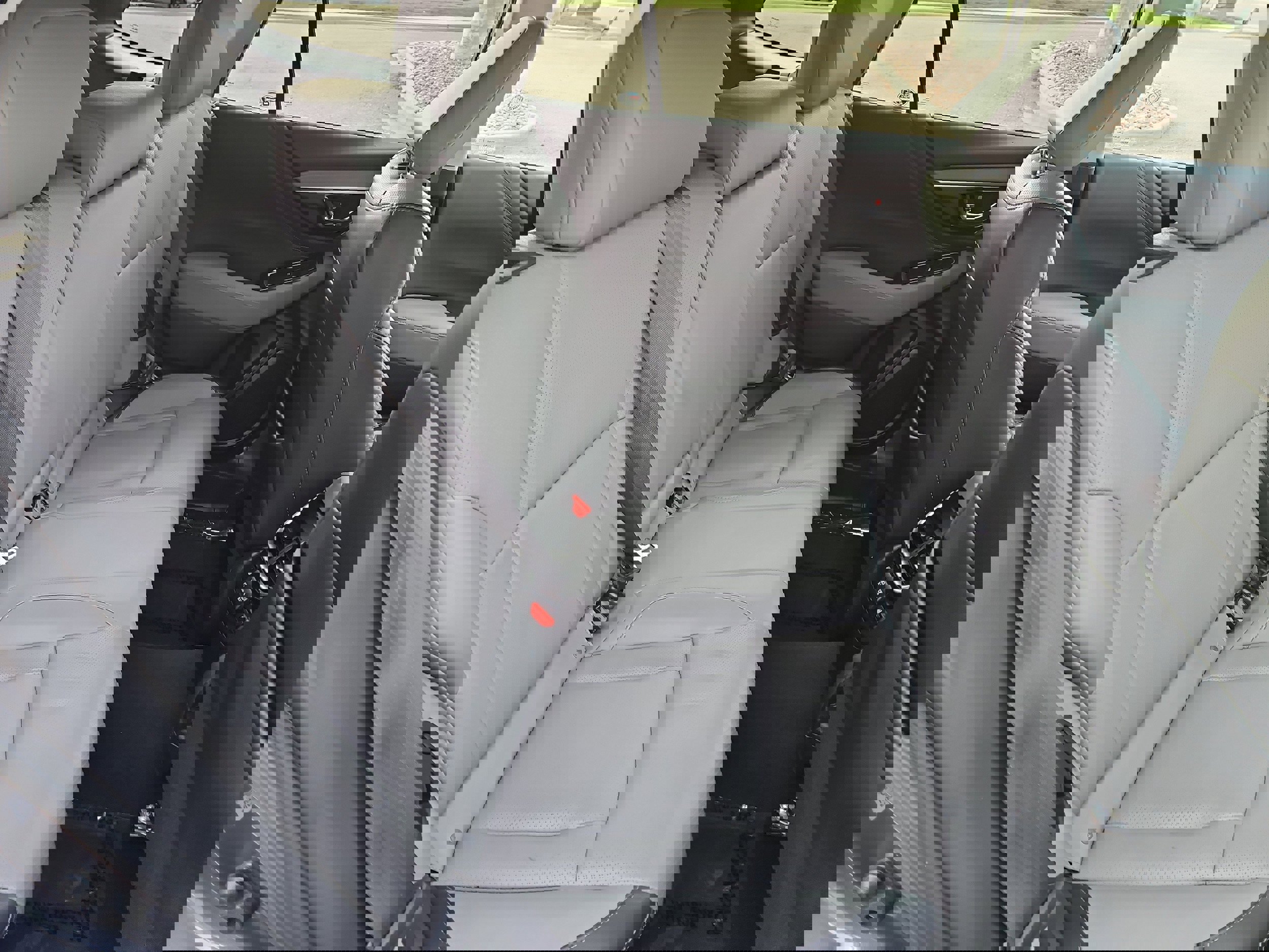 Used 2020 Subaru Outback Limited w/ Popular Package #2 image 11