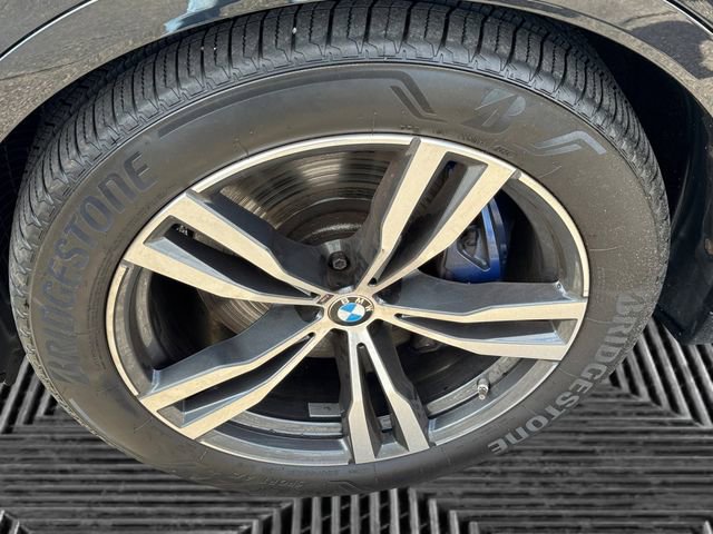 Used 2022 BMW X7 xDrive40i w/ M Sport Package image 9