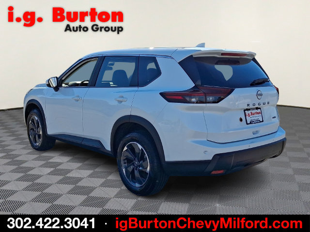 Used 2025 Nissan Rogue SV AWD/4WD image 4