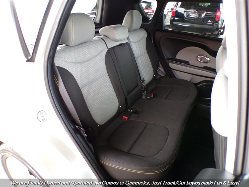 Used 2015 Kia Soul + FWD image 23