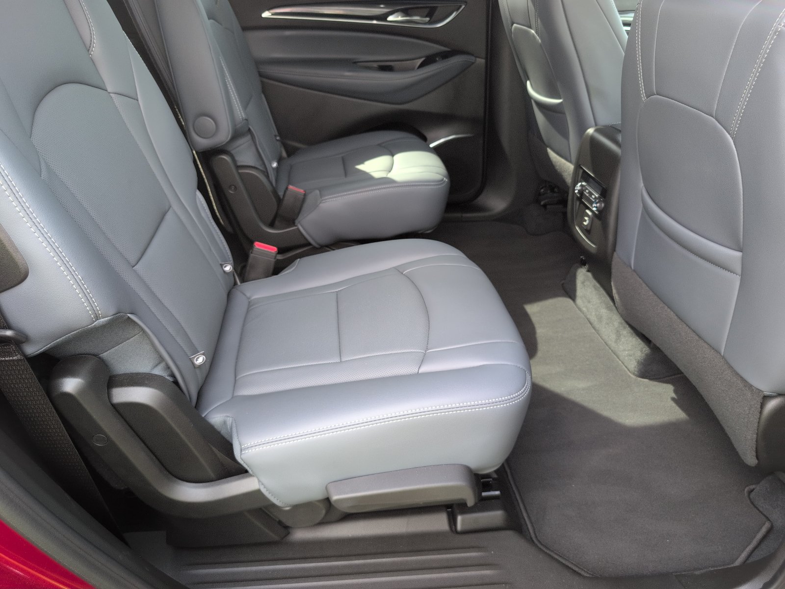 Used 2023 Buick Enclave Essence w/ Experience Buick Package FWD image 11