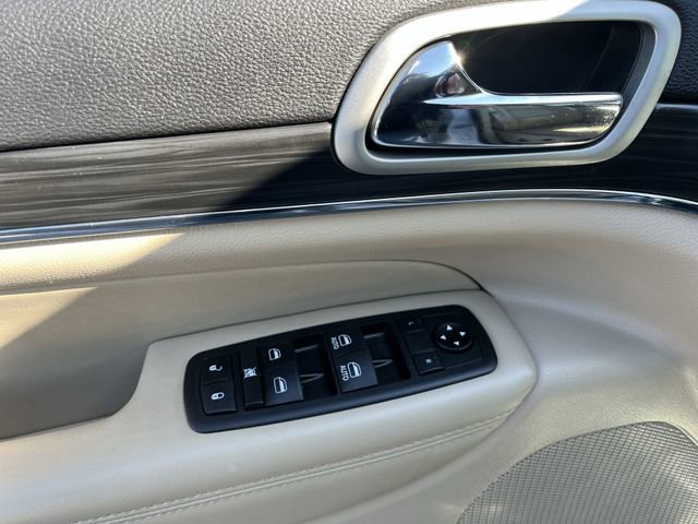 Used 2021 Jeep Grand Cherokee Limited w/ Trailer Tow Group IV image 17