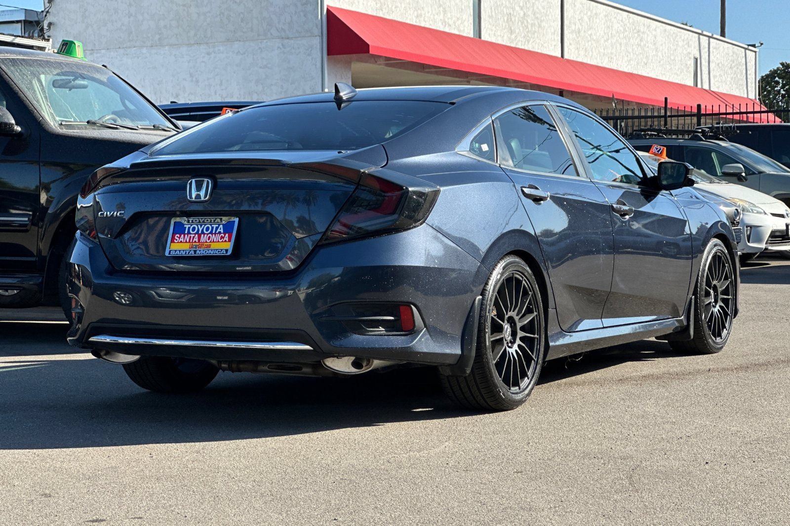 Used 2019 Honda Civic EX-L image 4
