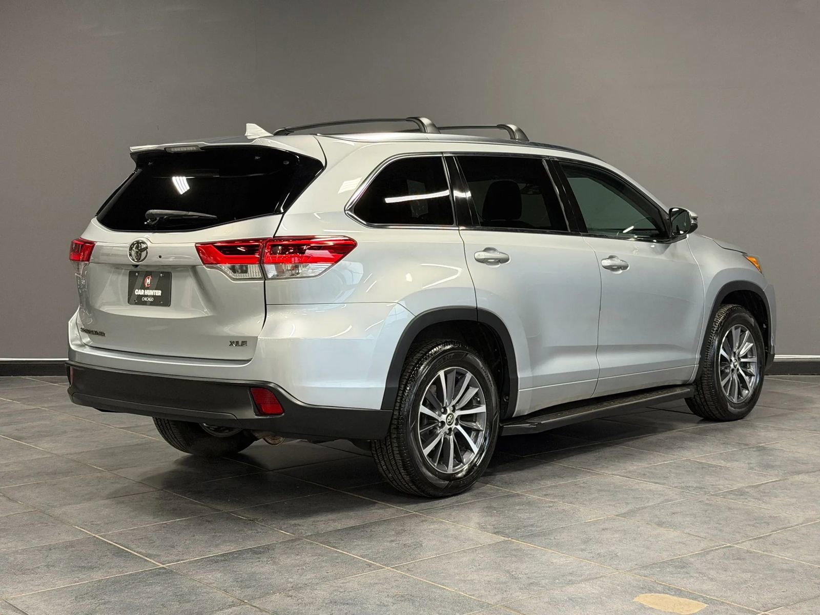 Used 2017 Toyota Highlander XLE FWD image 5