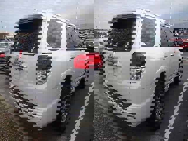 Used 2013 Toyota 4Runner SR5 image 4