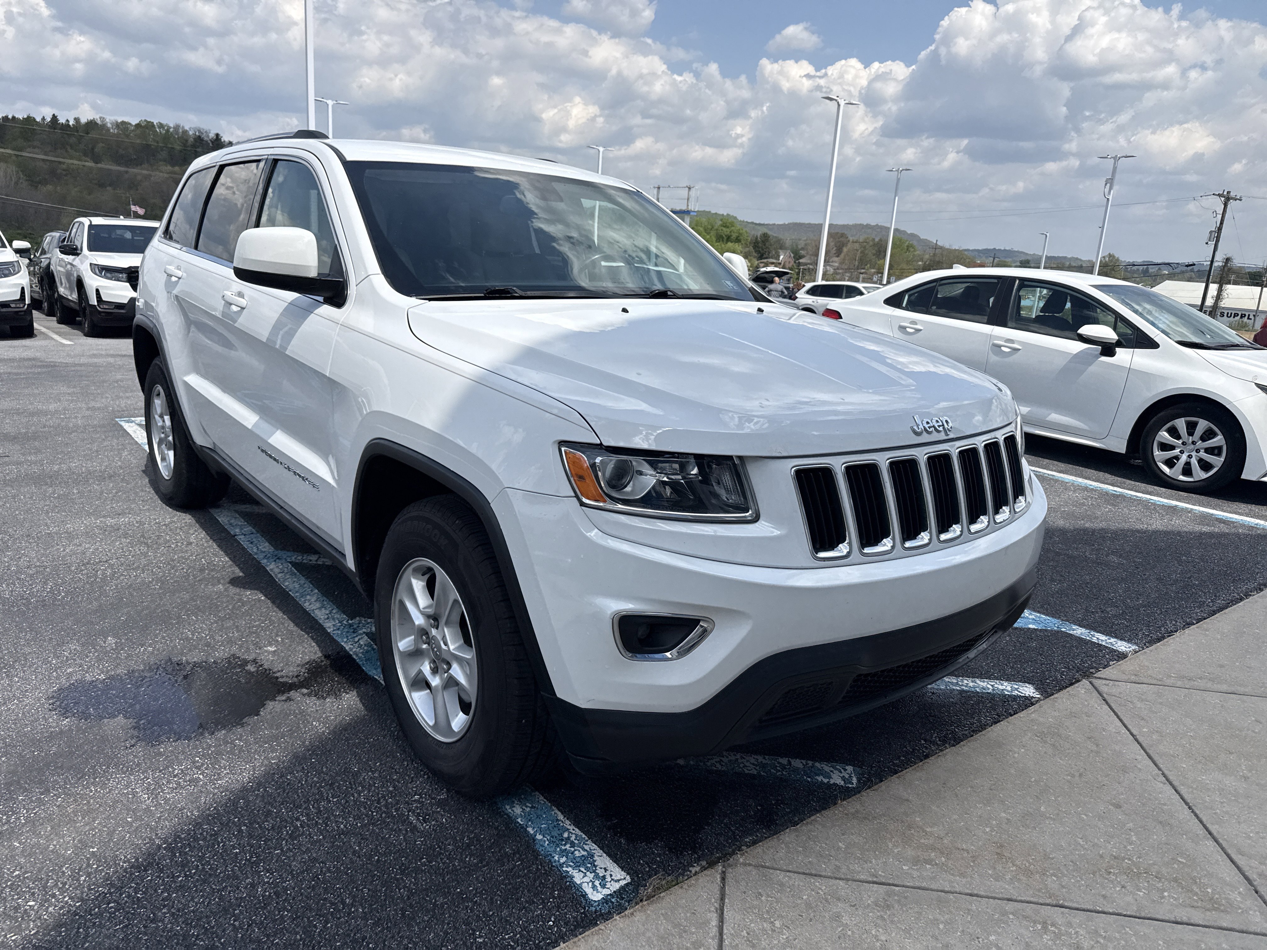 Used 2014 Jeep Grand Cherokee Laredo w/ Quick Order Package 23E AWD/4WD image 1