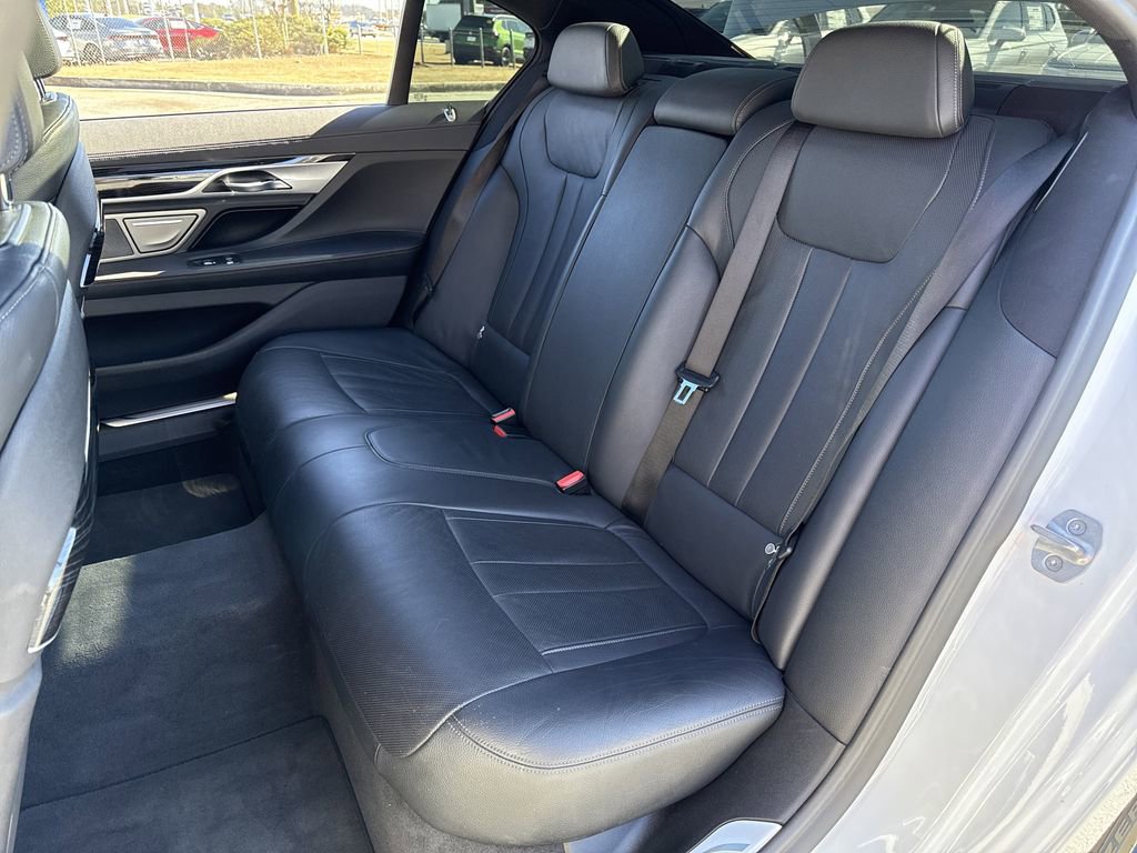 Used 2022 BMW 740i w/ M Sport Package RWD image 21